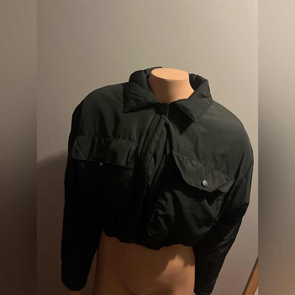 Cute crop top puff coat. Orange interior